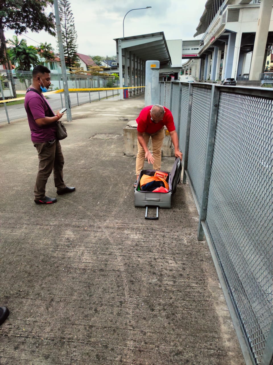 两度发生 行李厢锁护栏·流浪汉现身认领