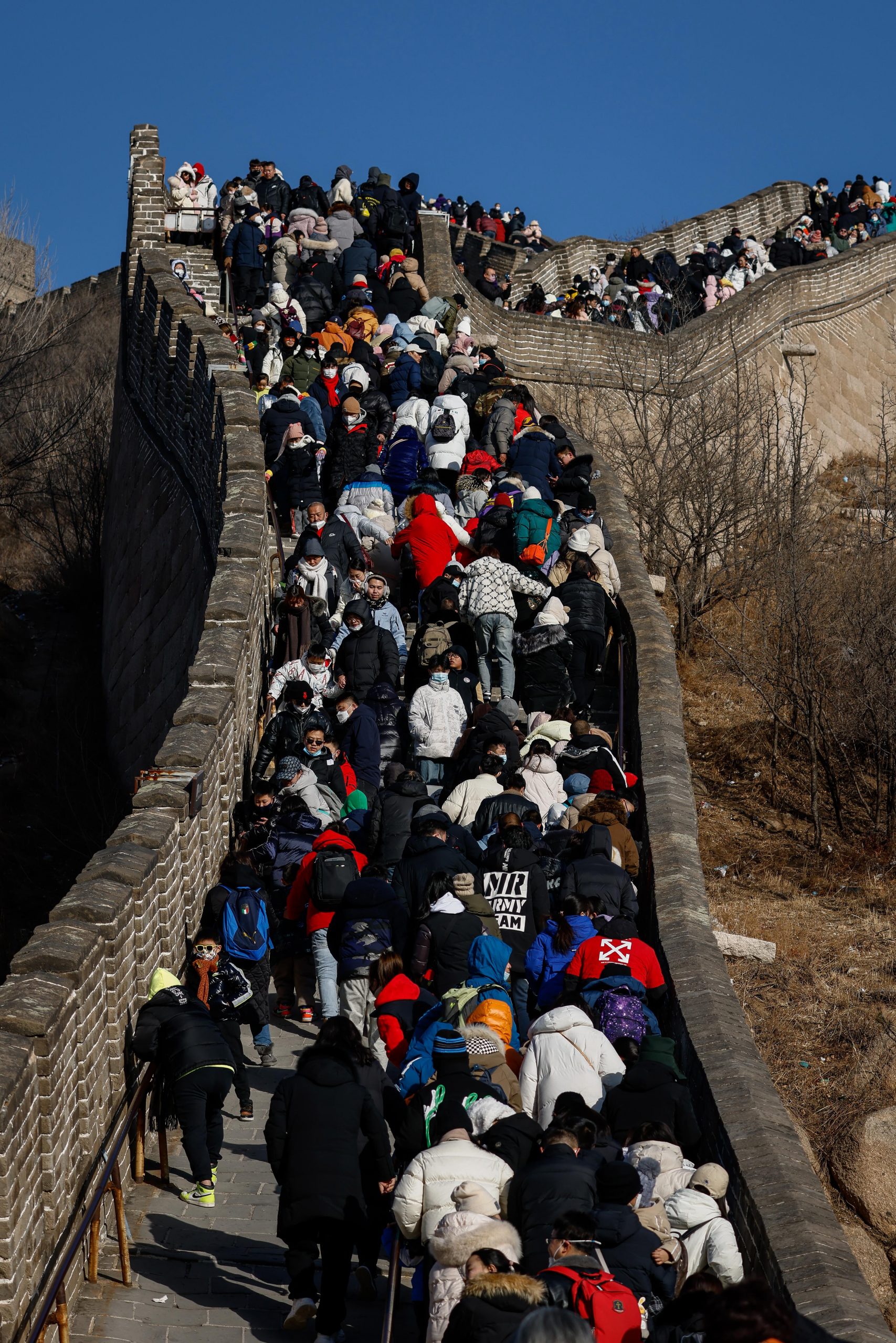 中国冠病疫情:已达峰值?已过峰值?官方报告死亡降近80%