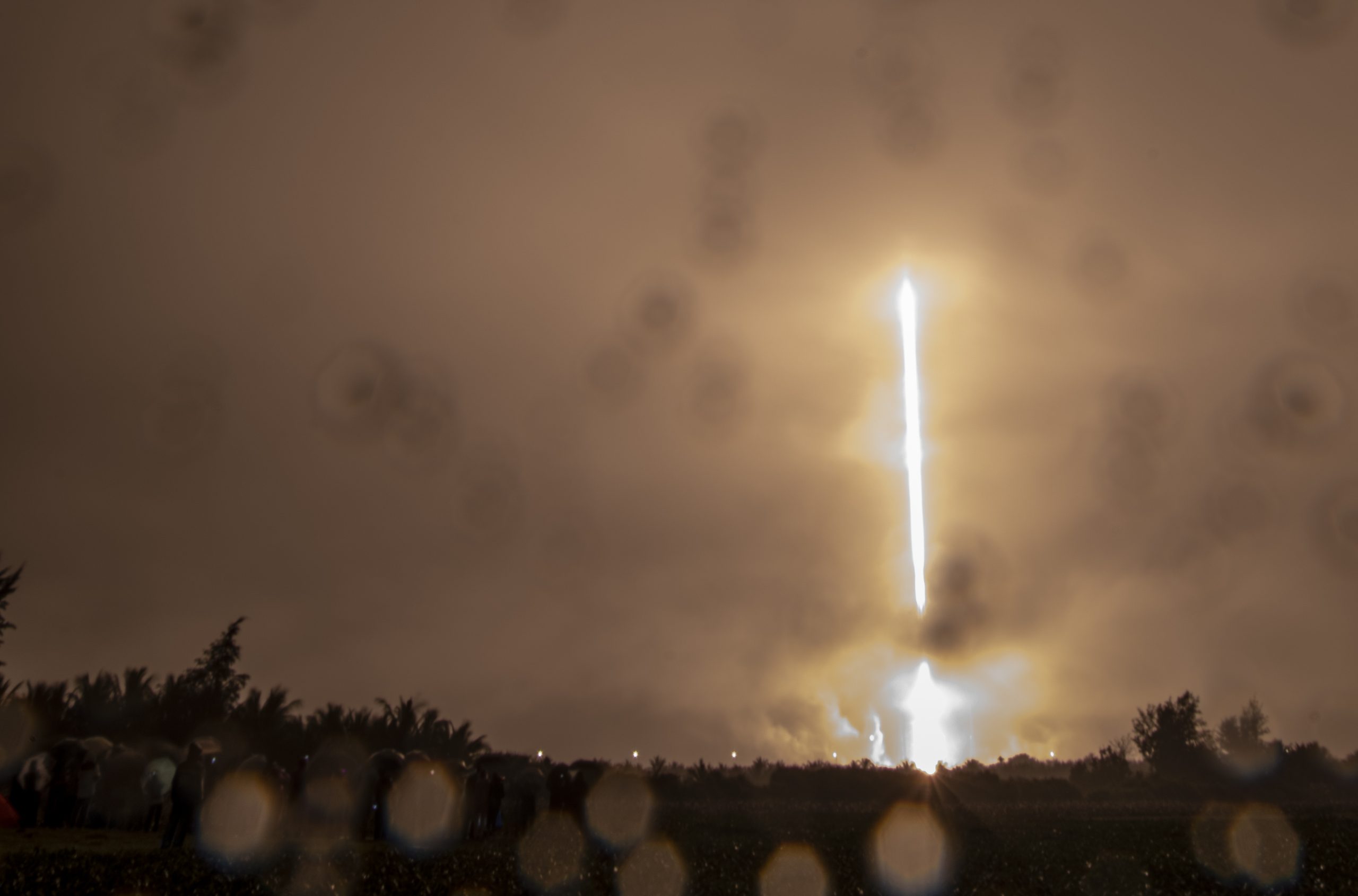 中国成功发射“实践二十三号”等三颗卫星