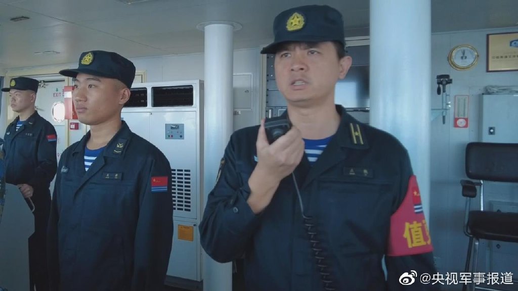 中国首度公开半潜船“饮马湖” 港媒:可用来登陆作战