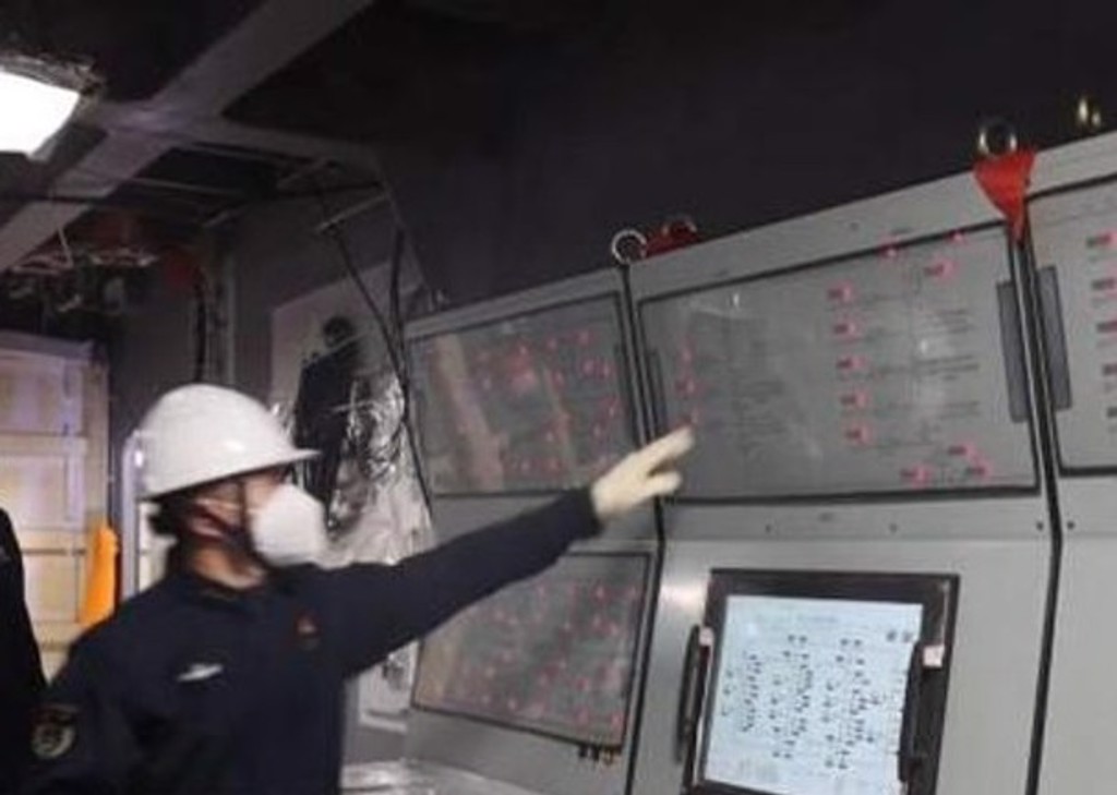 中电磁弹射航母福建号内部首次曝光 副舰长曾任核潜艇舰长