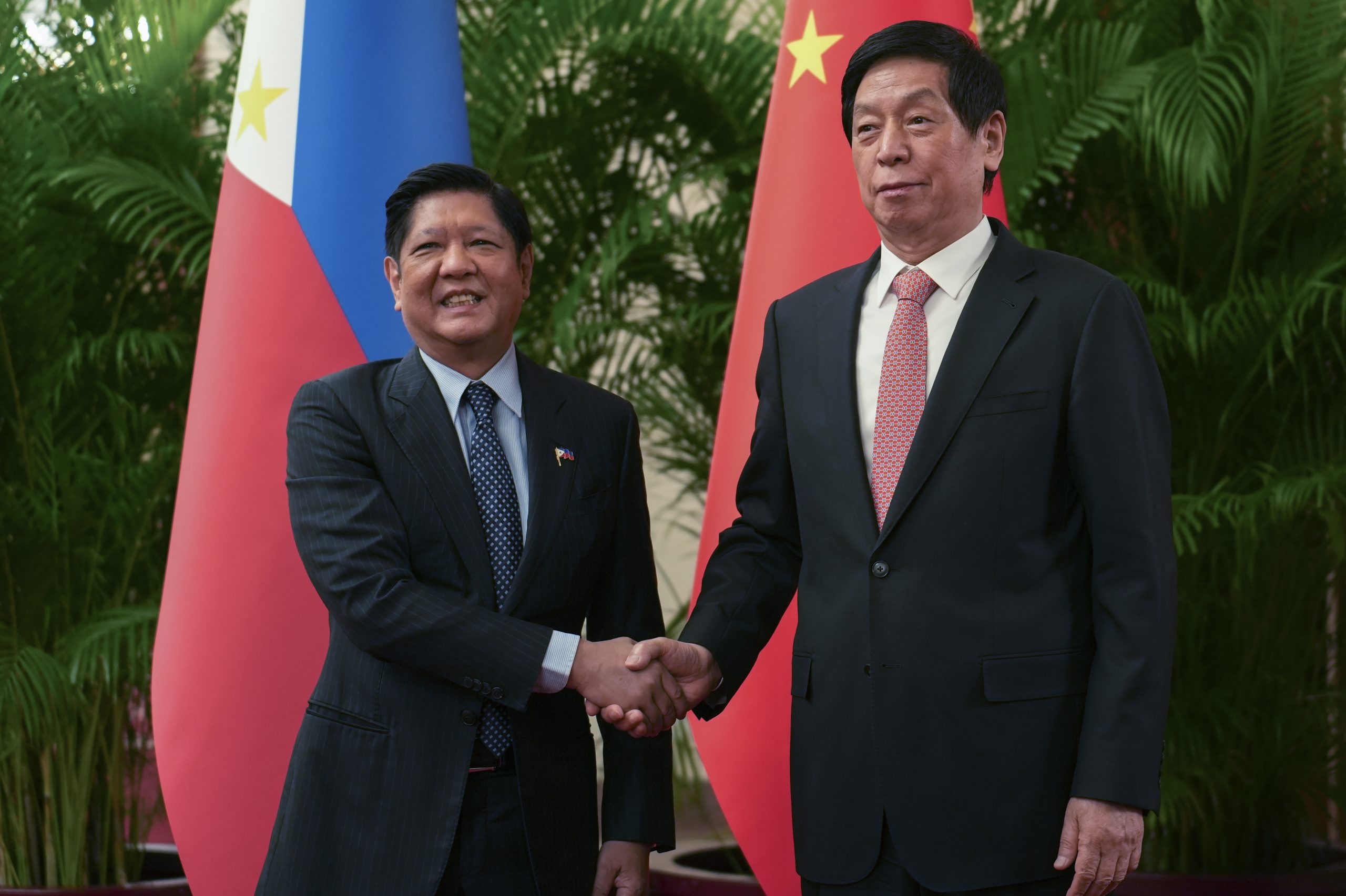 会晤小马可斯 习近平:中国准备好与菲律宾恢复油气谈判