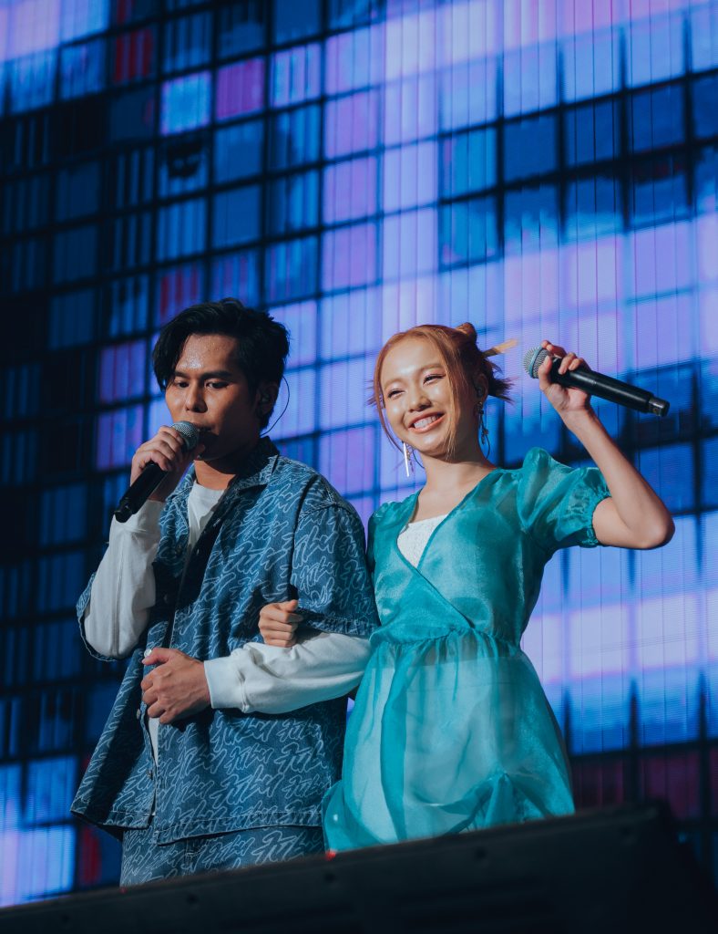 低清翻车演唱会｜K佬Michie晒吻照认爱  李国煌直接开怼