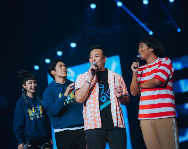 低清翻车演唱会｜K佬Michie晒吻照认爱  李国煌直接开怼