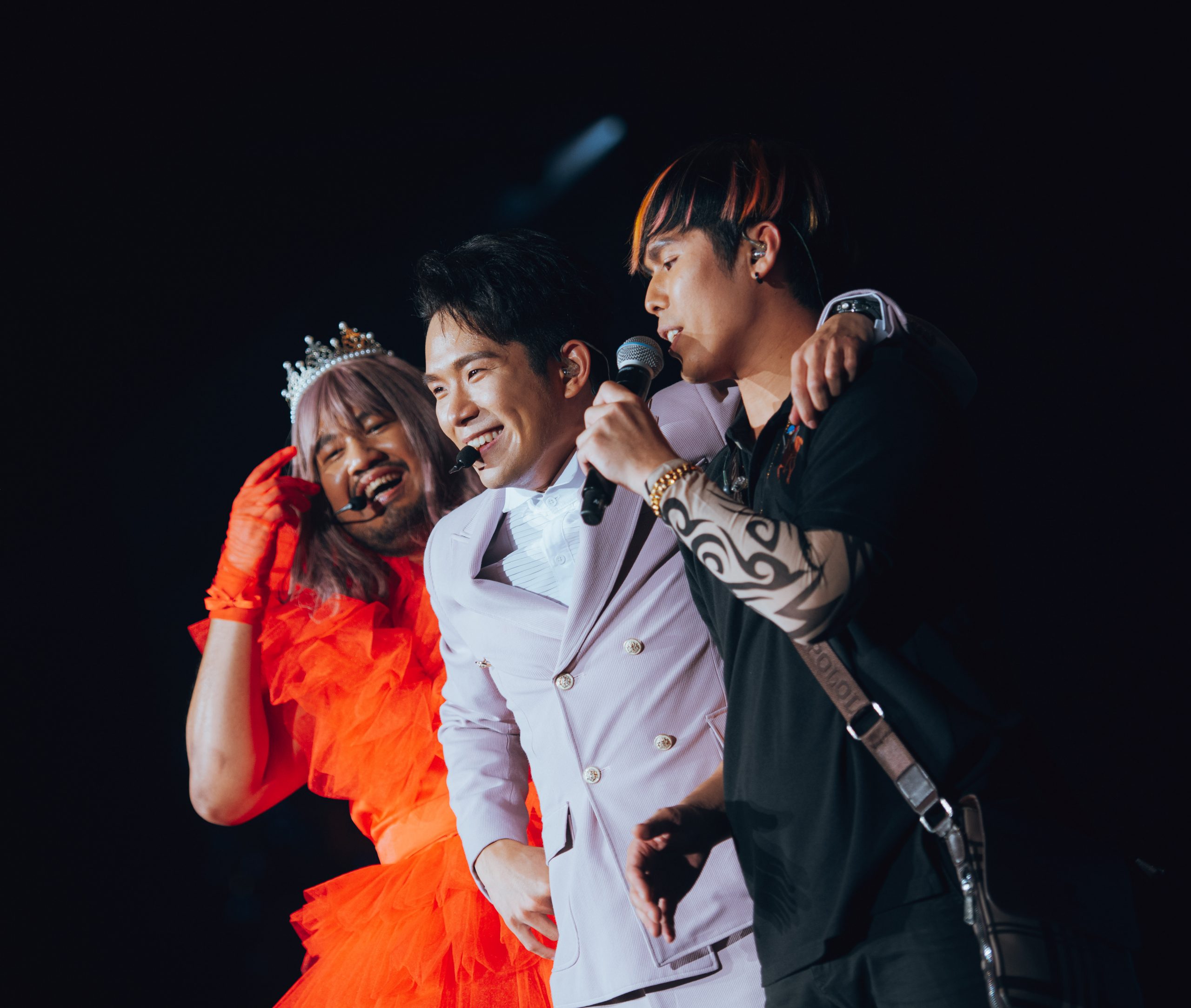 低清翻车演唱会｜K佬Michie晒吻照认爱  李国煌直接开怼