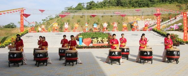 供FB／春联义卖会首度移至西天宫盛办，庇中庇小家协筹获逾3万