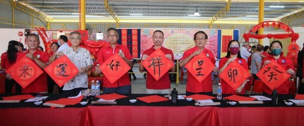 供FB/春联义卖会首度移至西天宫盛办,庇中庇小家协筹获逾3万