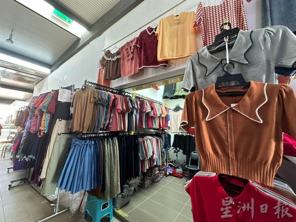 供fb:现今时代添新衣管道多,芙蓉公市依然是许多芙蓉人的选择