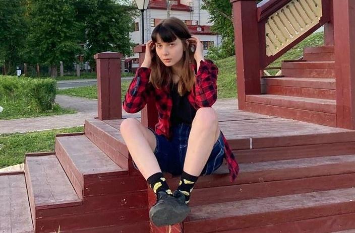 俄少女主社媒批评俄军侵乌 被指为恐怖分子面临监禁