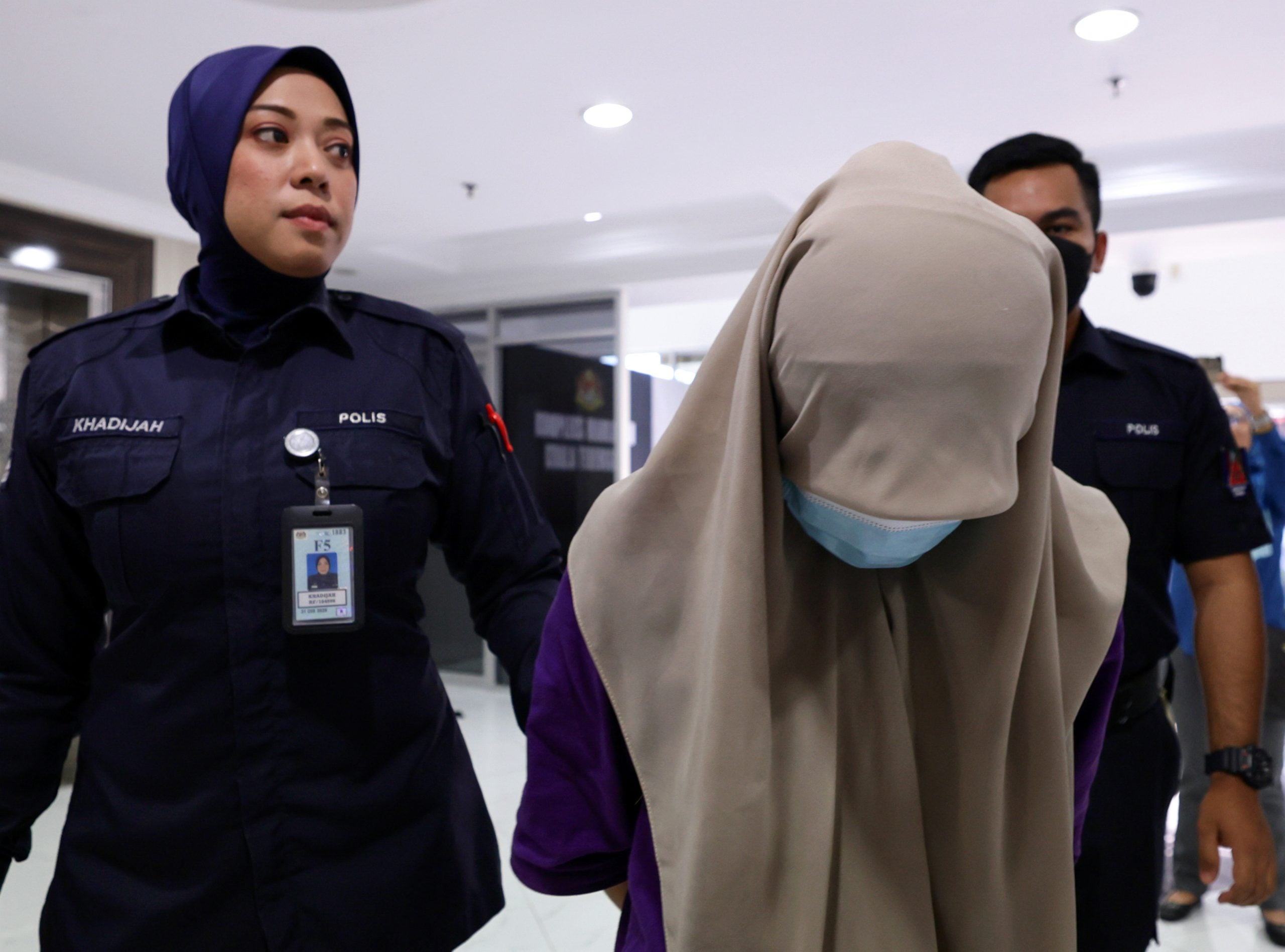 全国／虐待男婴至昏迷，瓜登托儿所女保姆面对7指控不认罪。