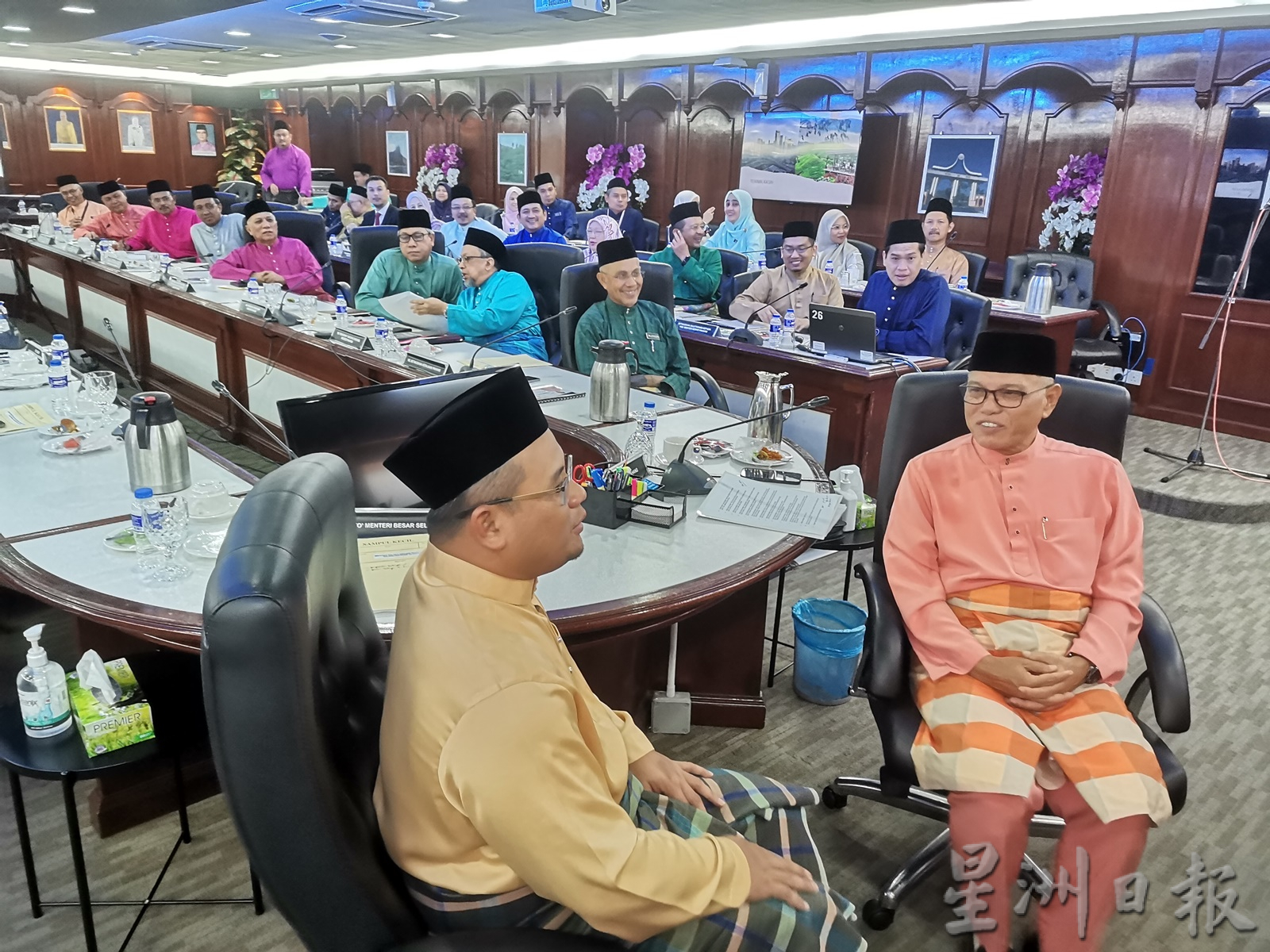 彭雪州政府首次会议