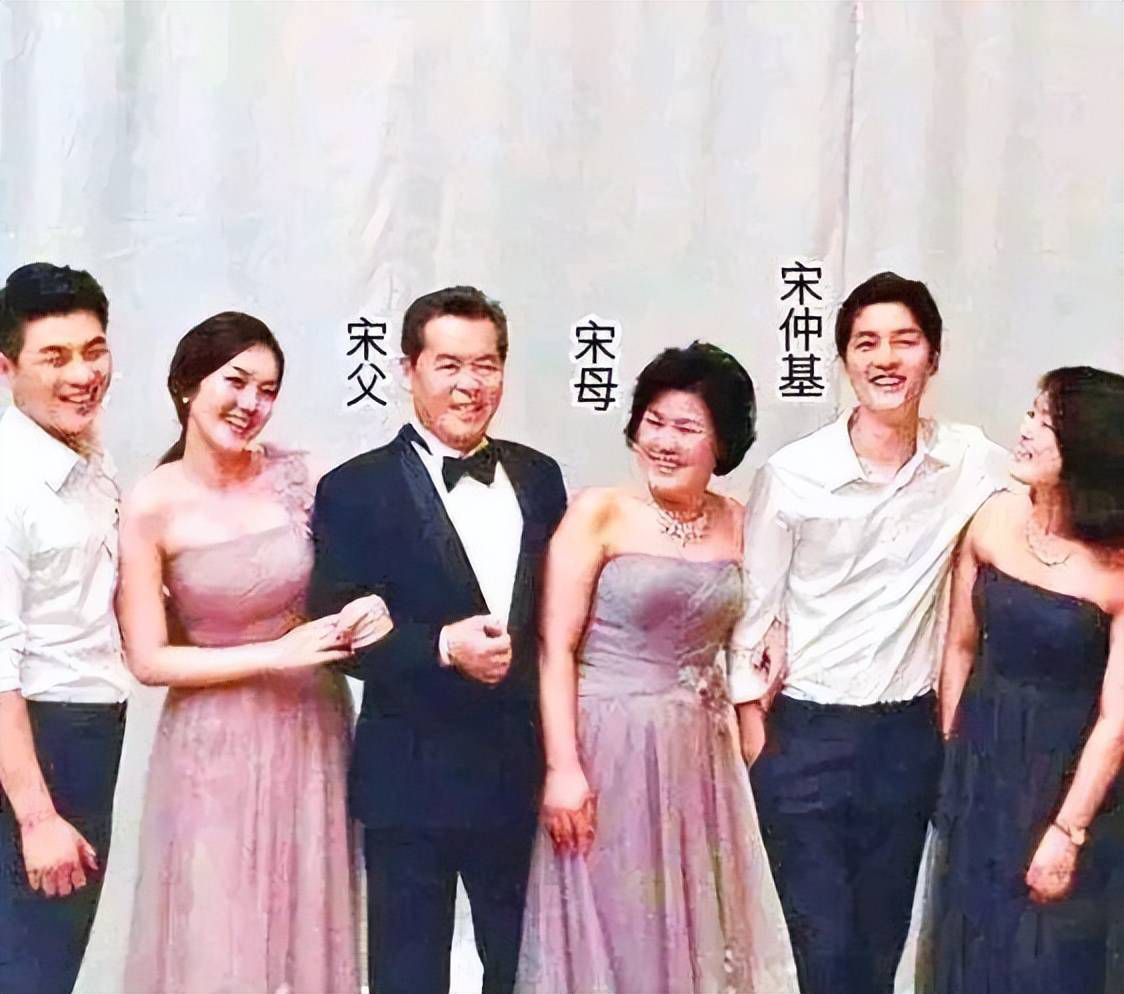 凯蒂被爆怀女娃8月生 宋仲基爸妈闻喜讯秒挂电话