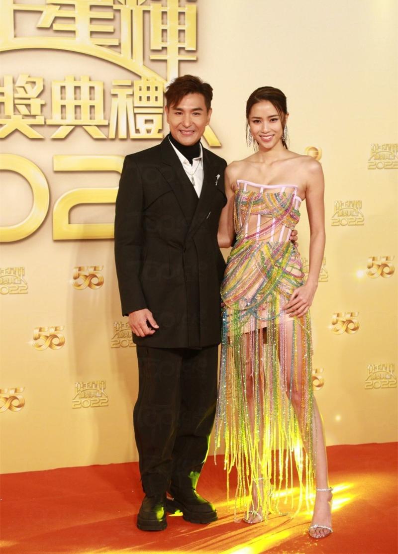 刘颖旋3万颗水晶串珠红毯战服 出自大马著名时装设计师作品