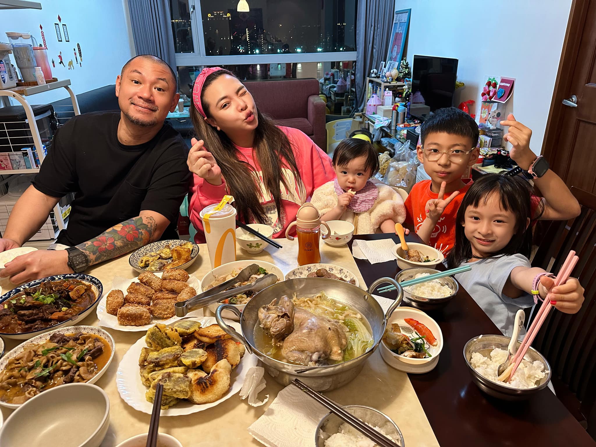 前夫酸“没爸妈养人格不健全”   小甜甜3点反击