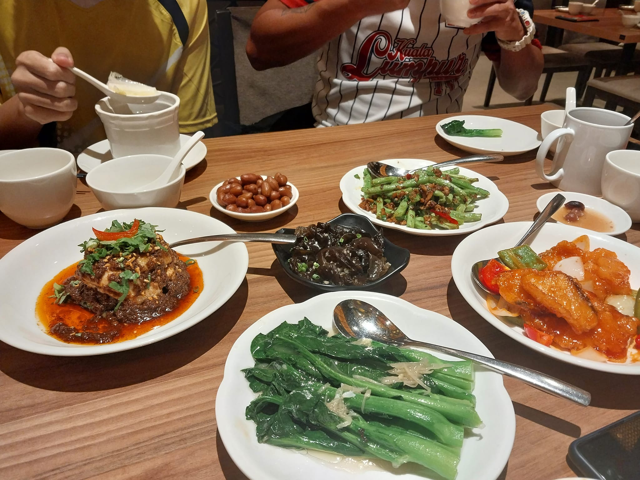 医学系穷学生每月仅RM100伙食 “他饿得到快店吃剩下的骨头”