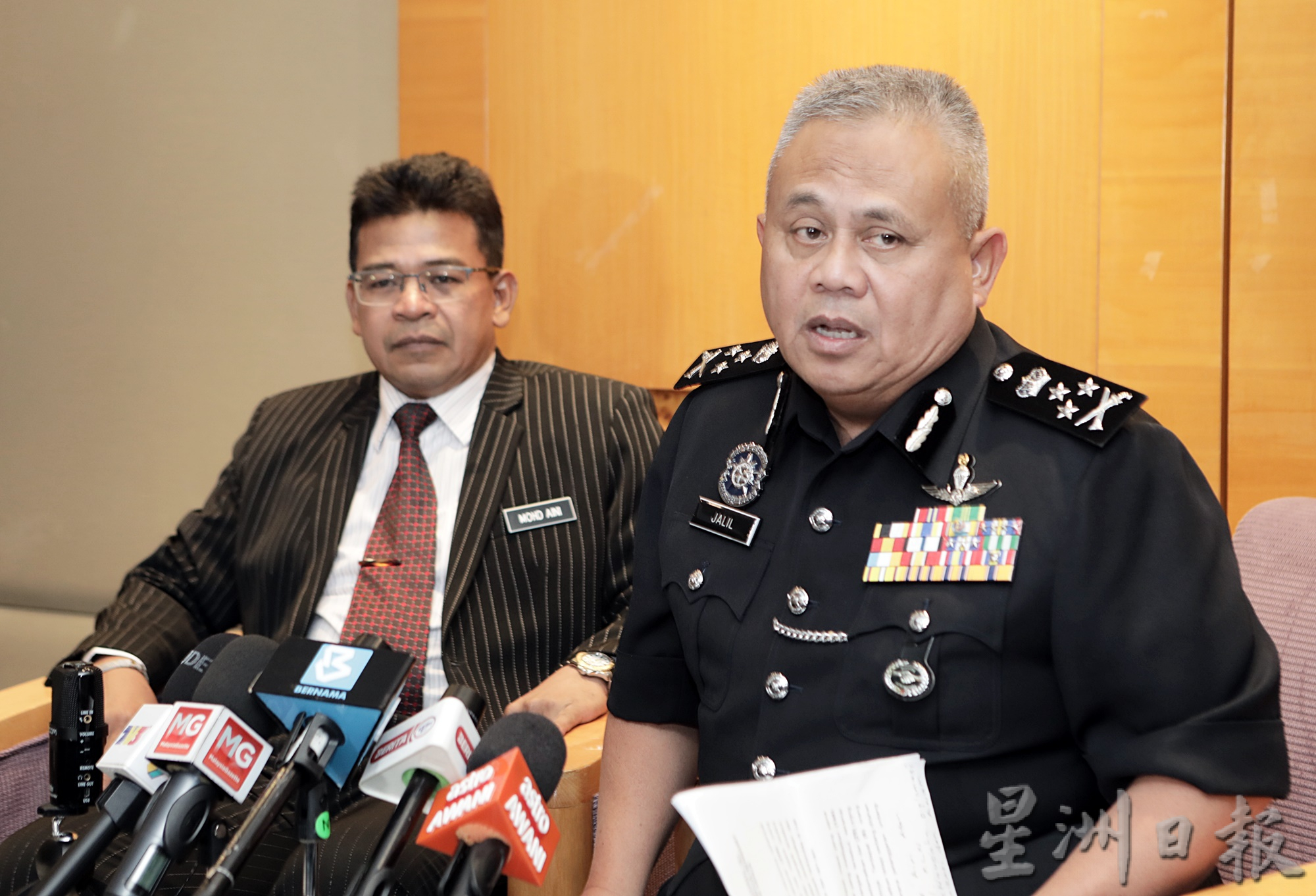 刑事调查总监率团赴柬·偕5大马人返国