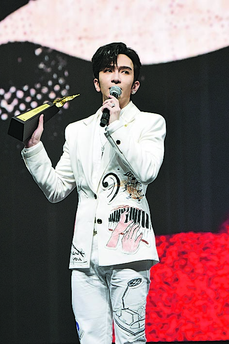 叱咤2022丨90岁父亲患认知障碍症 谢安琪哽咽领奖