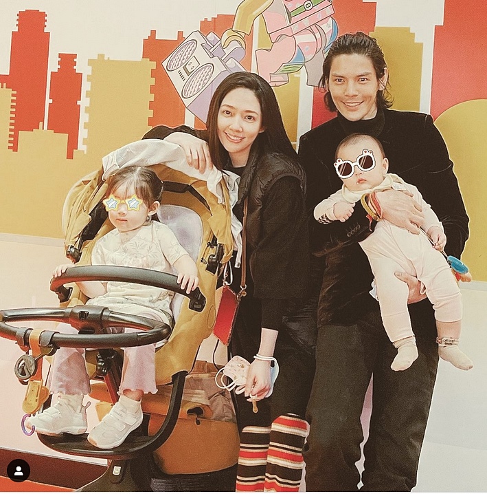 向佐神隐半年首开腔 ​晒全家福为郭碧婷庆生