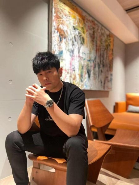 周杰伦预告个唱加码唱 撩粉丝喊安哥