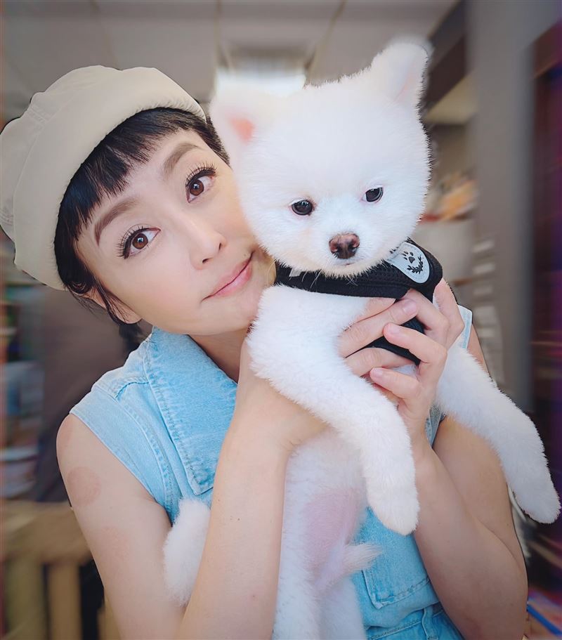 唐玲曝遭某男星约开房间 怒呛“以为我很淫荡”