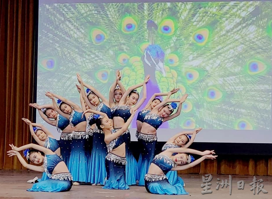 圣母华小举行颁奖暨毕业礼