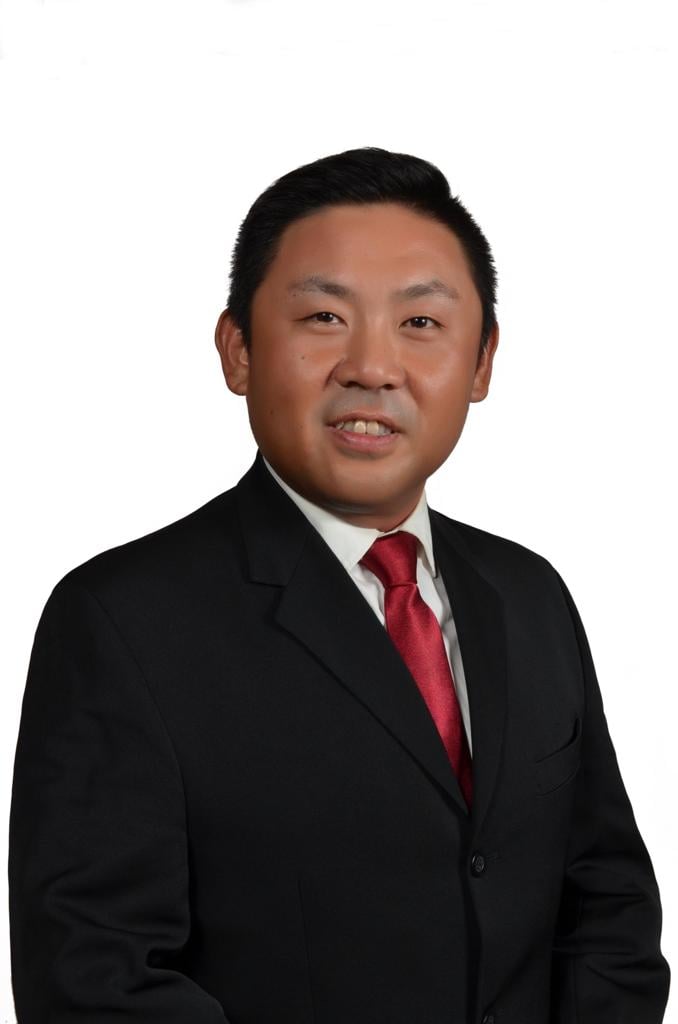 地点:和丰兴中中学 霹政府年初八大团拜