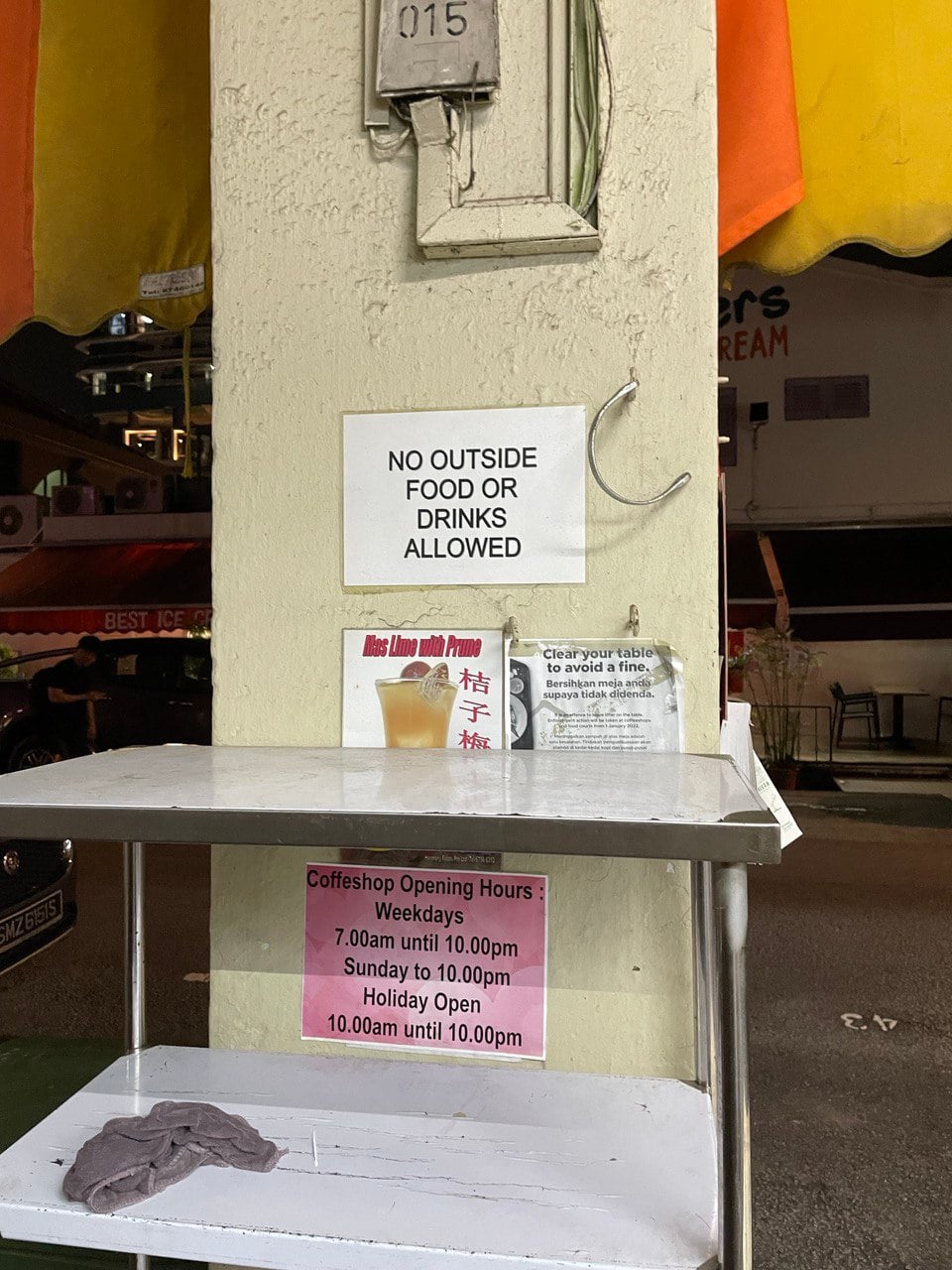 外带食物咖啡店收10新元!“顾客留包装给我们收拾太过分”