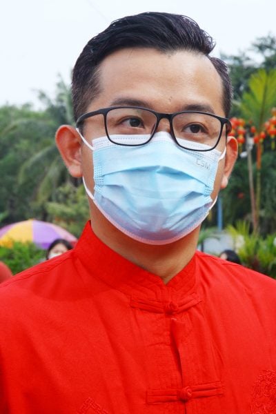 大都会 / 民众投诉:天后宫停车场道路坑坑巴巴,收费贵 / 9图(可选下)