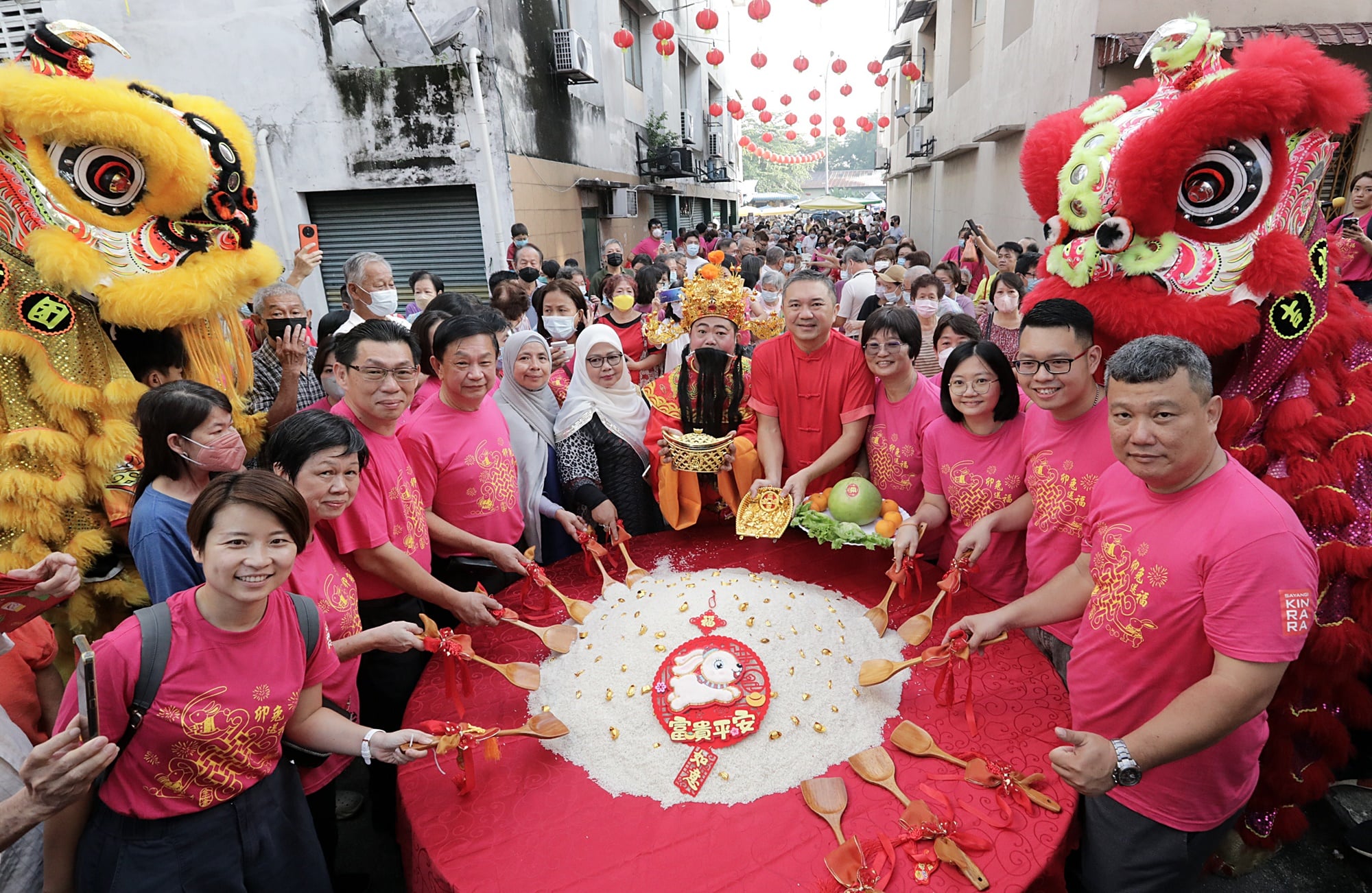 大都会-黄思汉“集百家米，聚百家福”／6图
