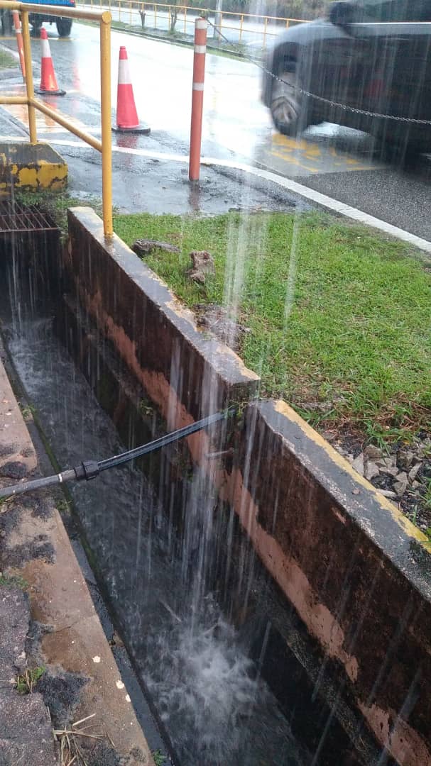 大都会:6.7万拨款保近千师生和家长交通安全/8图