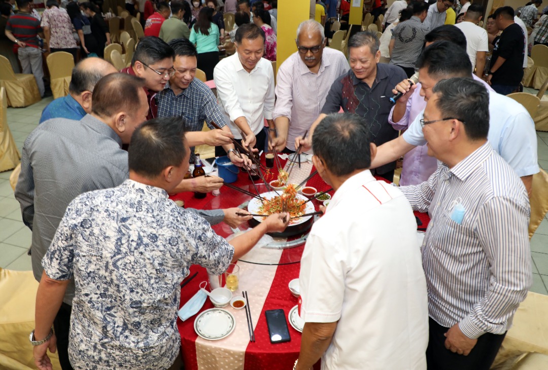 大都会封面/除夕日团圆饭订单火热,不少酒家已爆单!