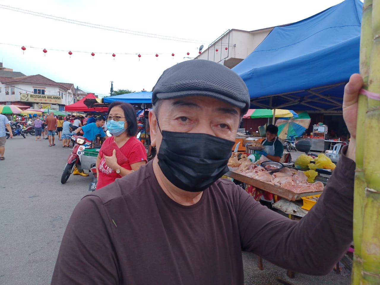 大都会/年初九拜天公,蕉赖十一哩新村和双溪龙镇甘蔗难求,一对甘蔗叫价26令吉
