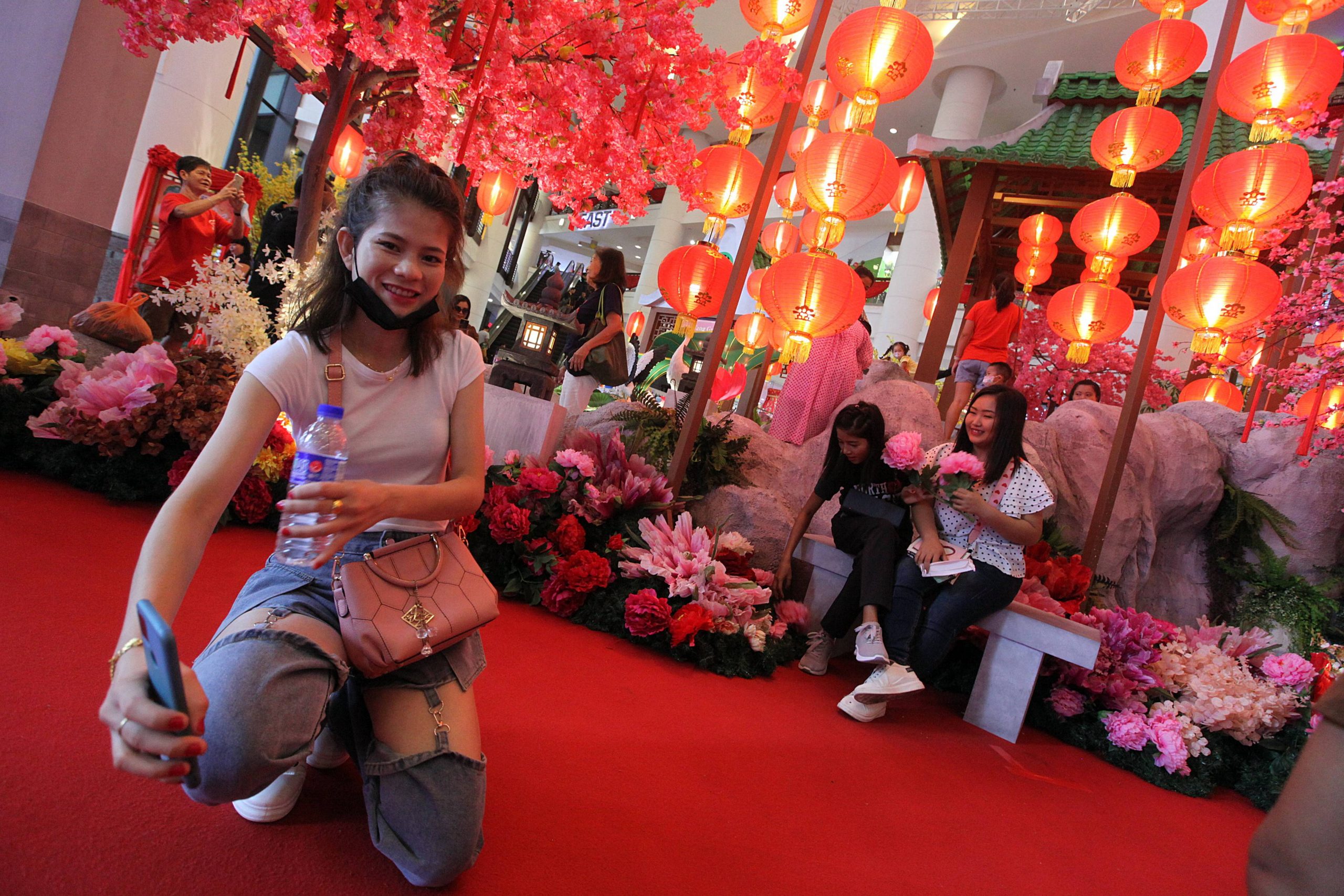  大都会画页-旅游景点人潮／9图