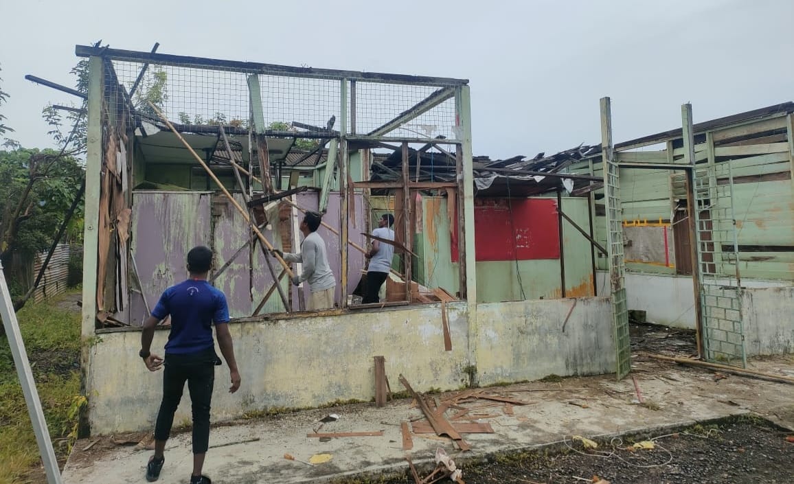 大都会（版3副）:乌雪7村民获14万修村屋/8图