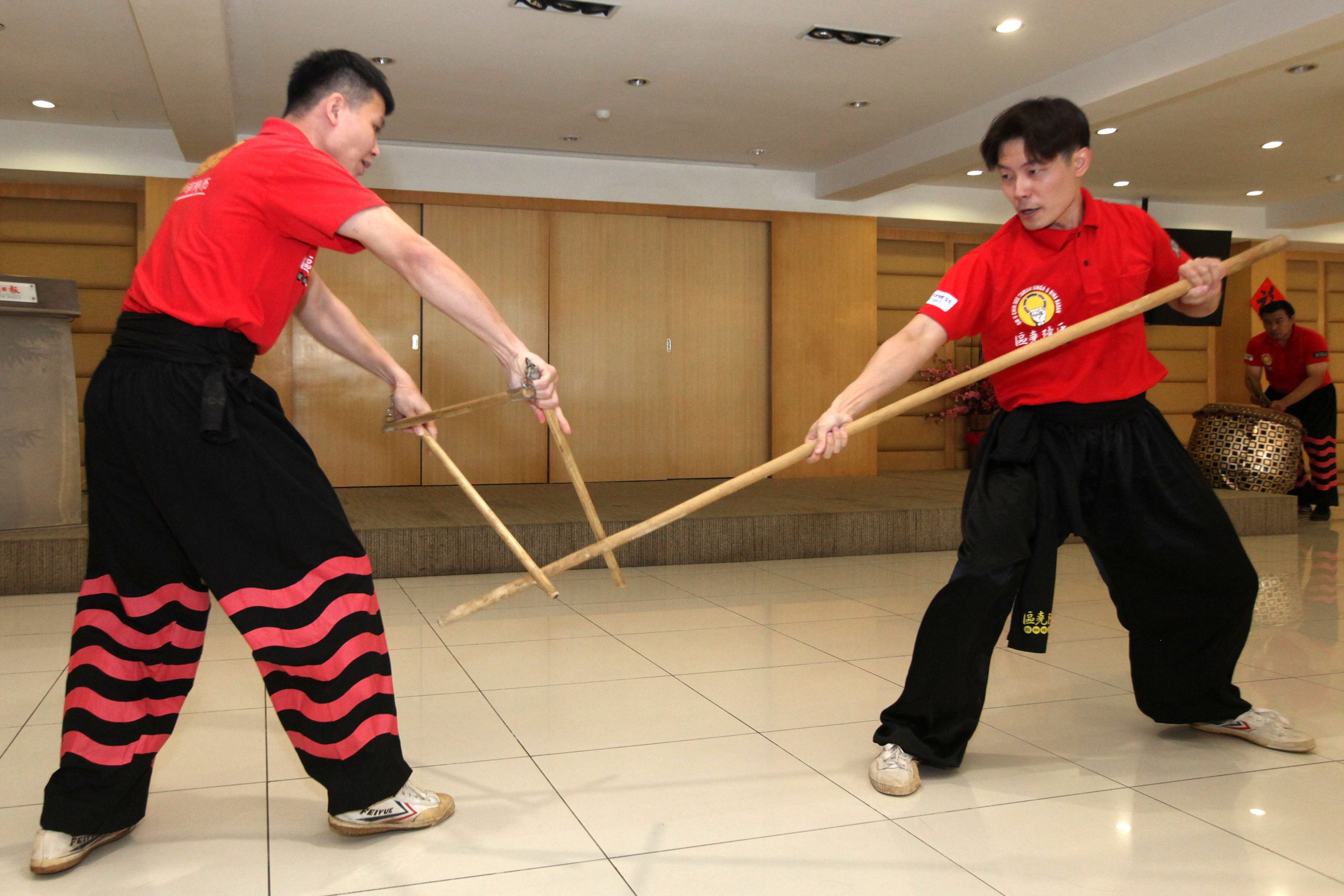 大都会：区尧陈氏醒狮健身学院拜访团