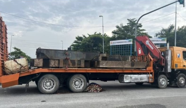巴生万津公路车祸意外骑摩哆送货员命丧罗厘轮下