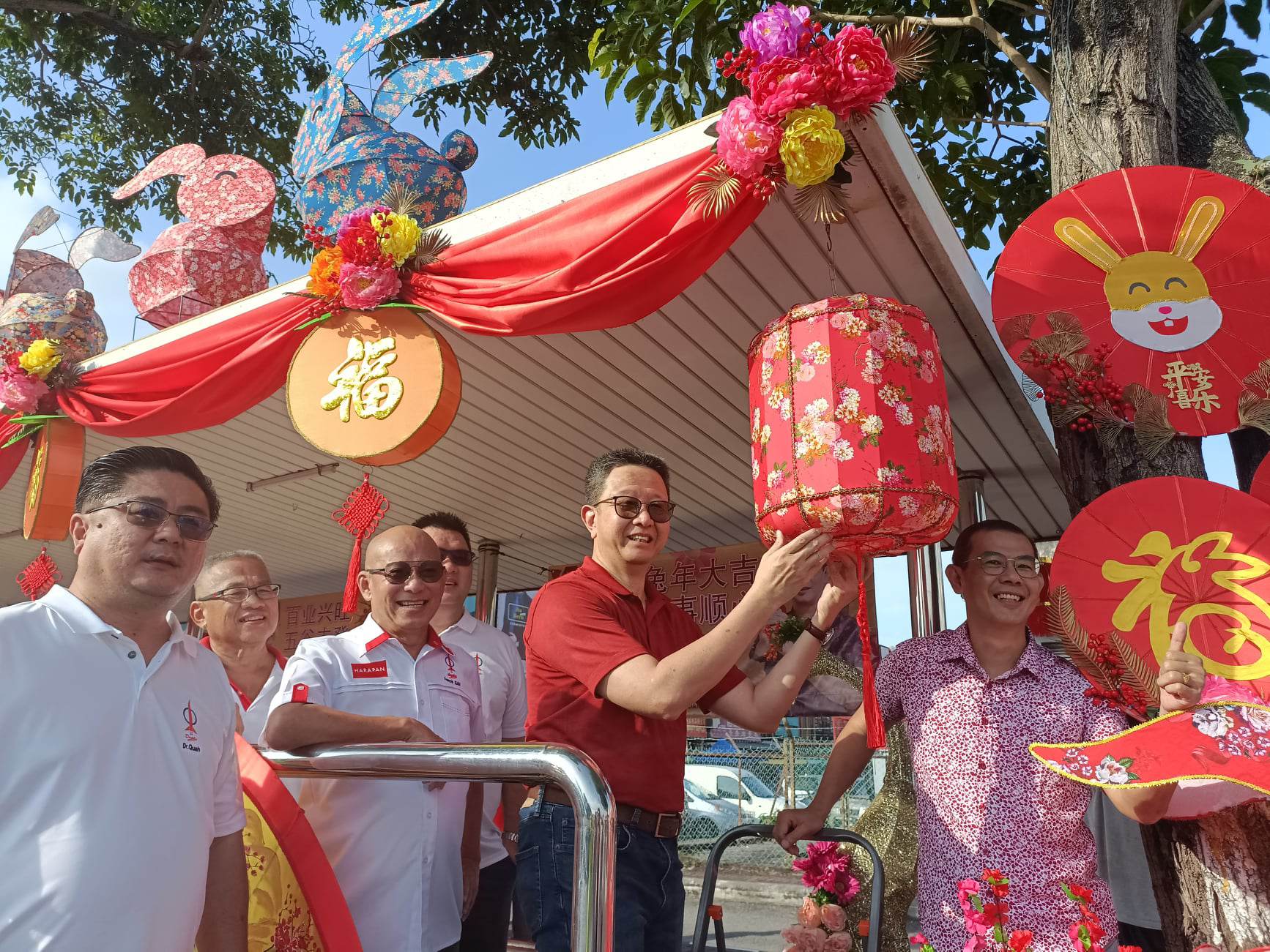 大都会:邓章钦 永安镇巴士亭新春装饰开幕