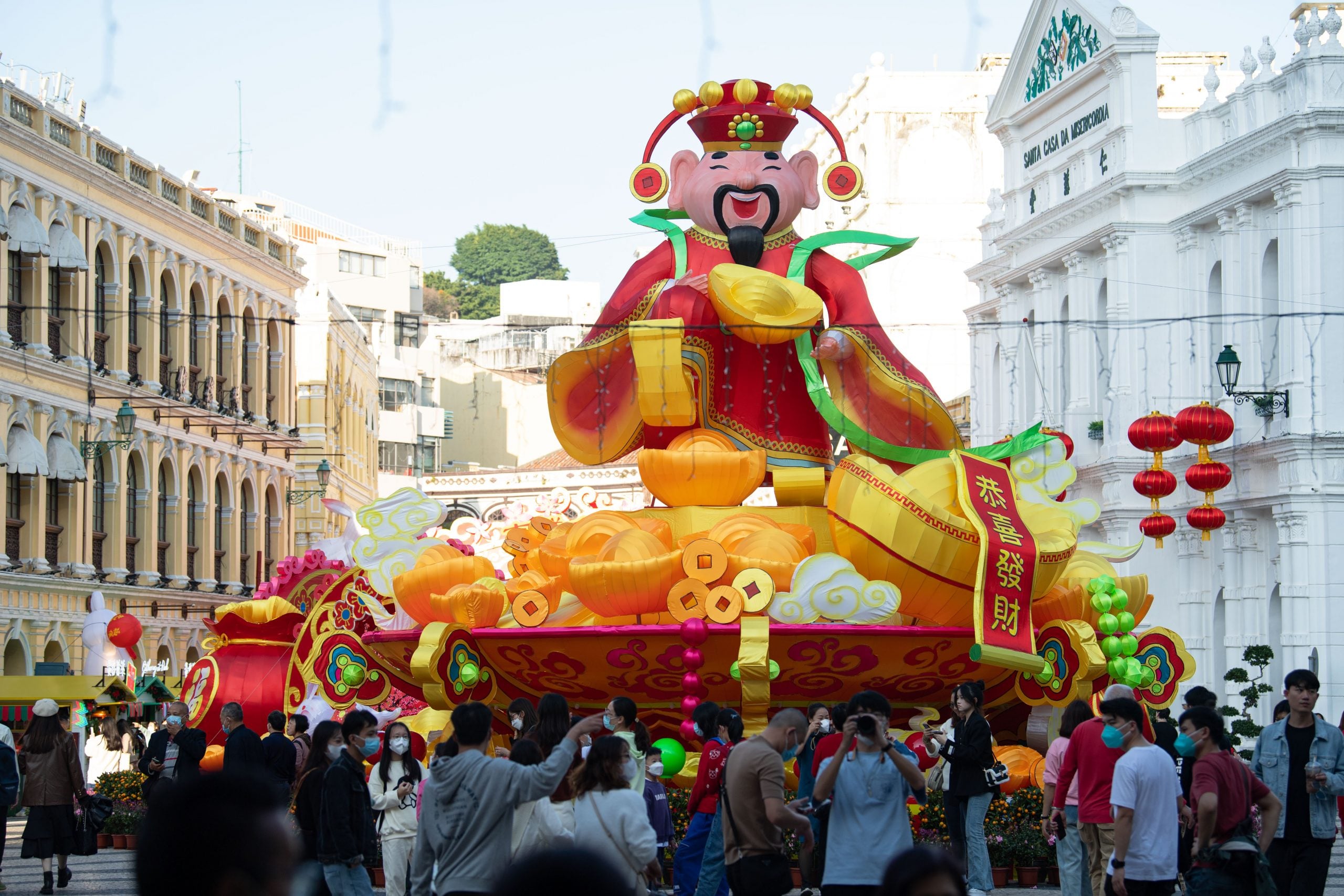 天下事 主文/ 「报复式旅游」攻陷云南海南