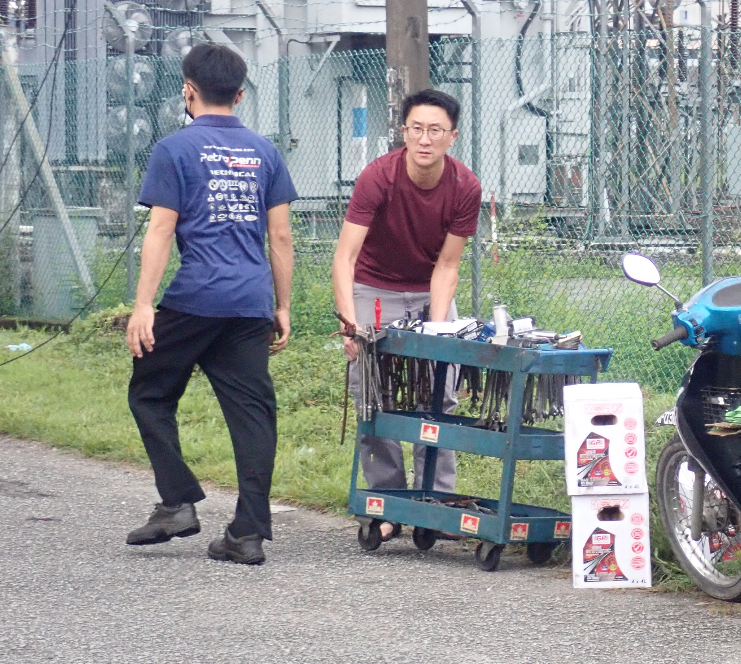 太平开年大火 一修车厂一货仓烧毁