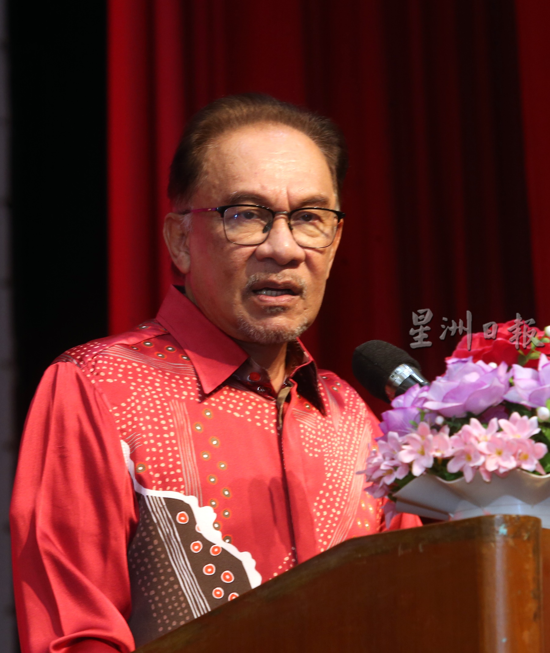 安华出席隆雪华堂新春团拜