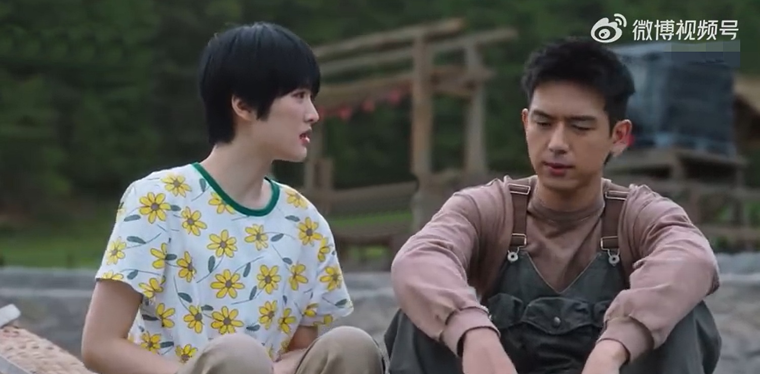 客串《去有风的地方》 姚安娜送剧组1人1手机