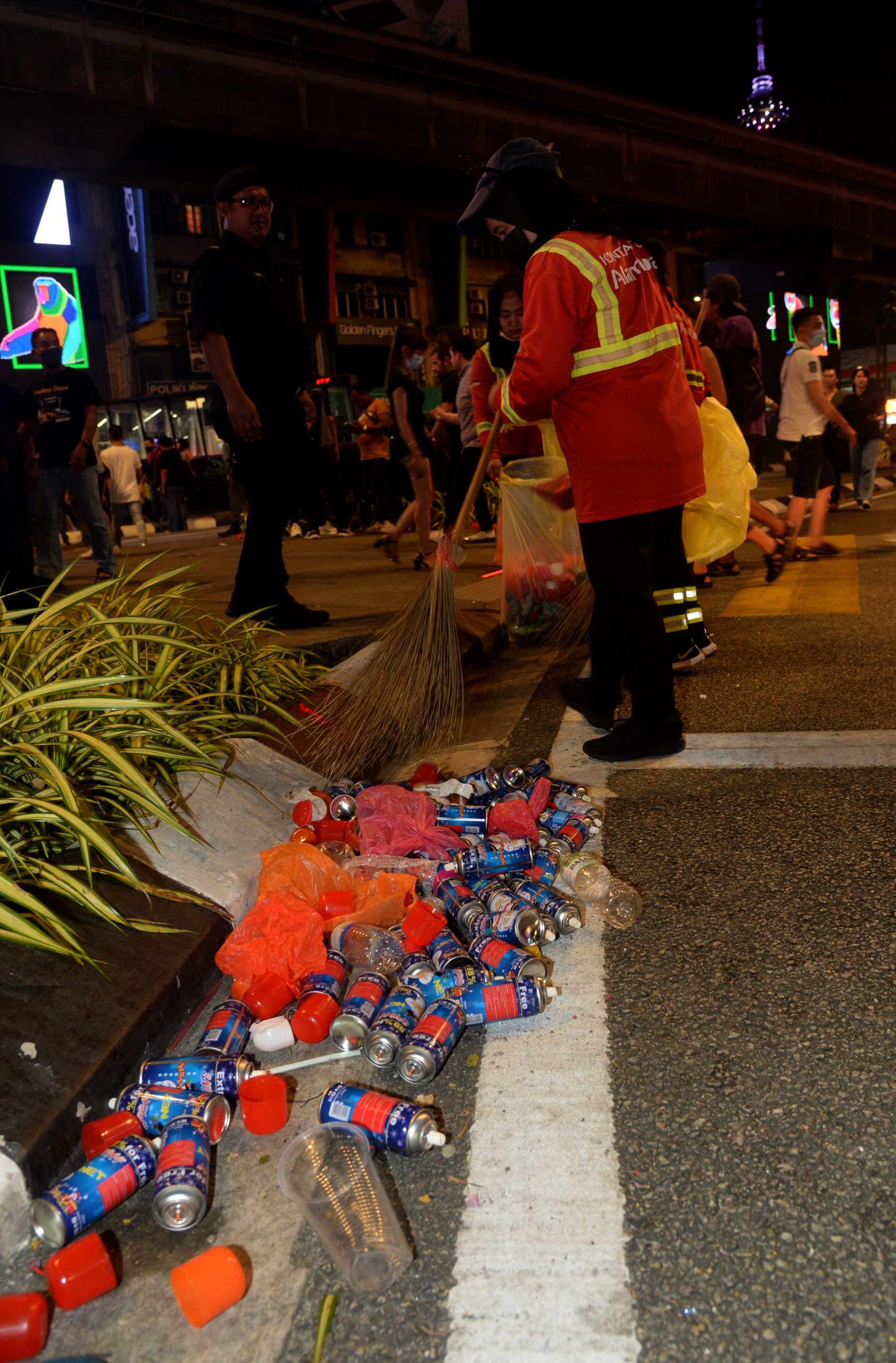 封底-大都会/画页:吉隆坡倒数跨年/15图