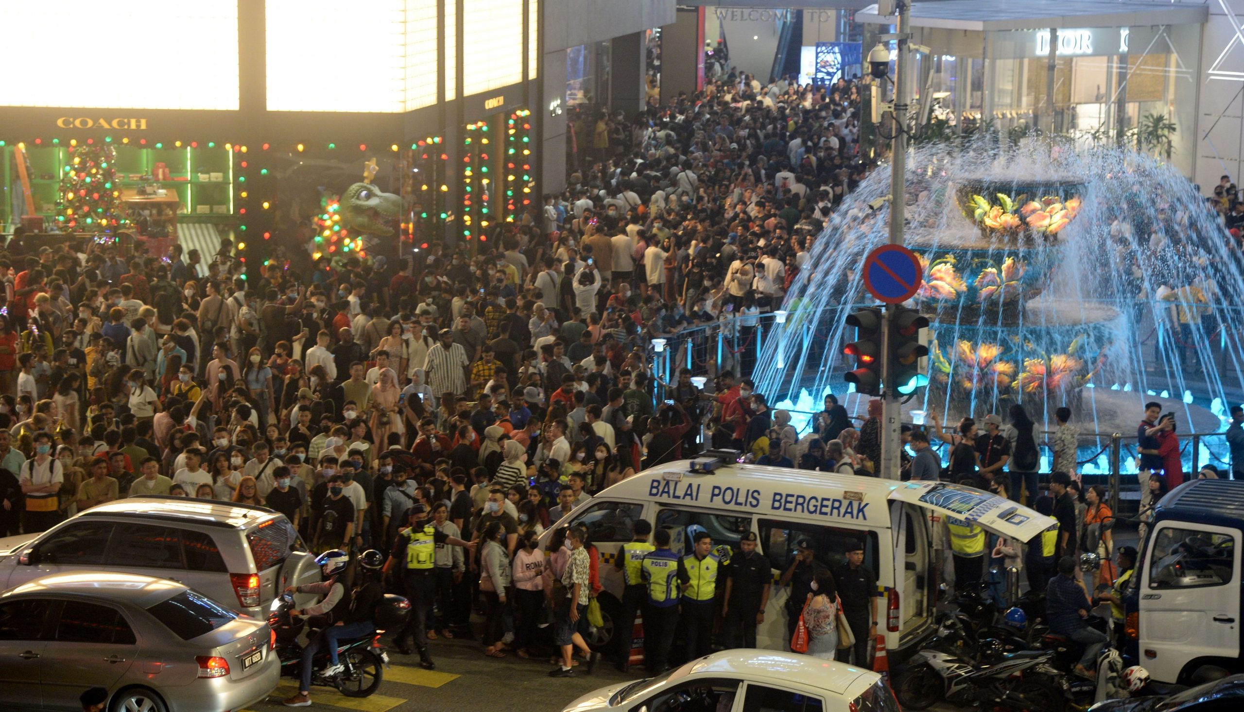 封底-大都会/画页:吉隆坡倒数跨年/15图