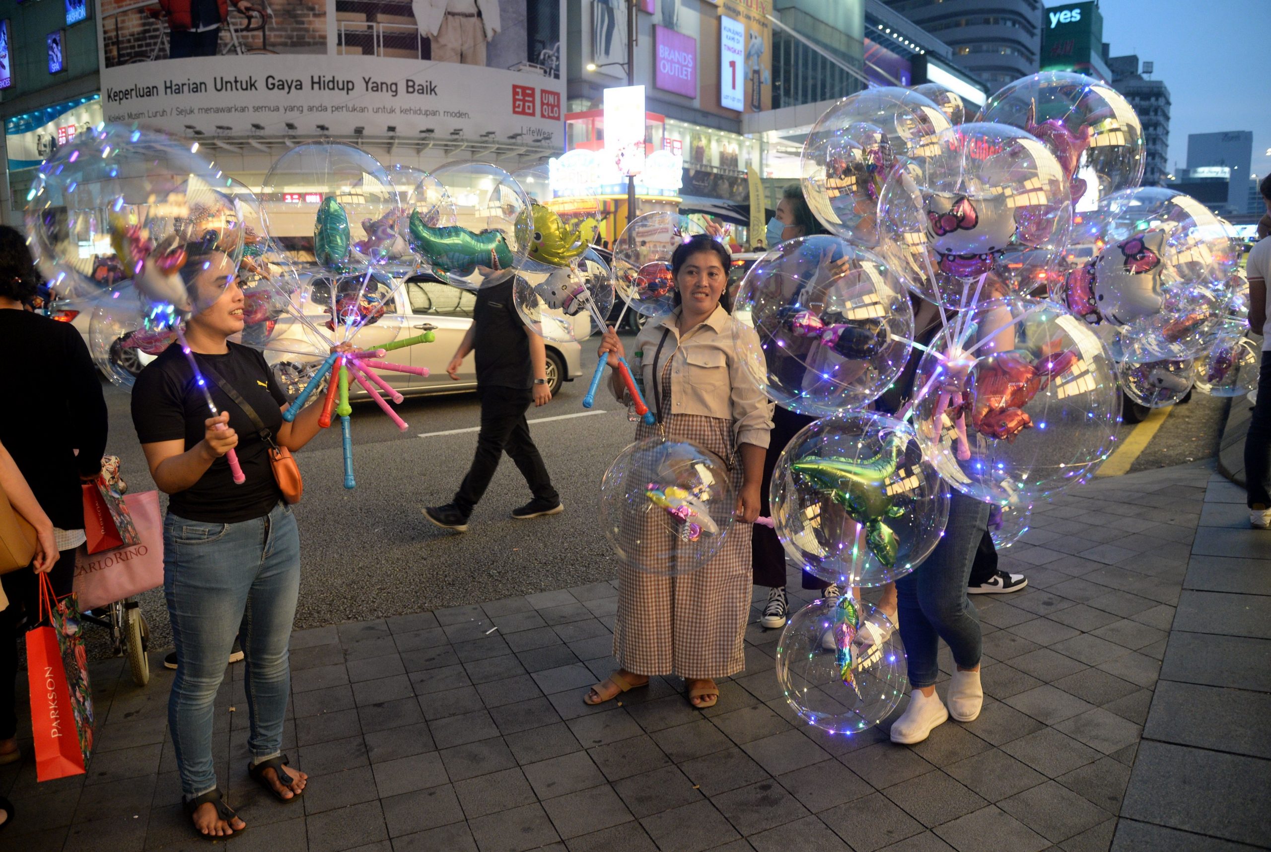 封底-大都会/画页:吉隆坡倒数跨年/15图
