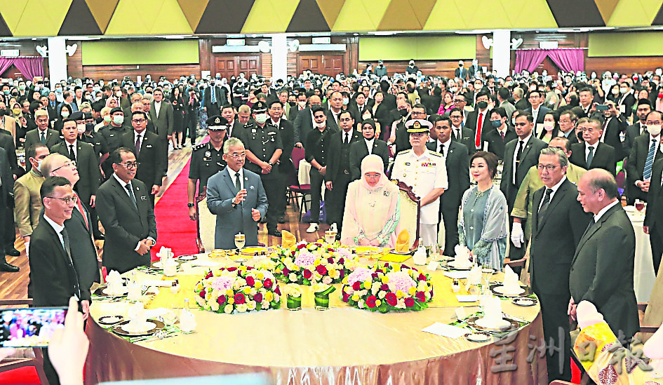 元首为大学成就感到自豪