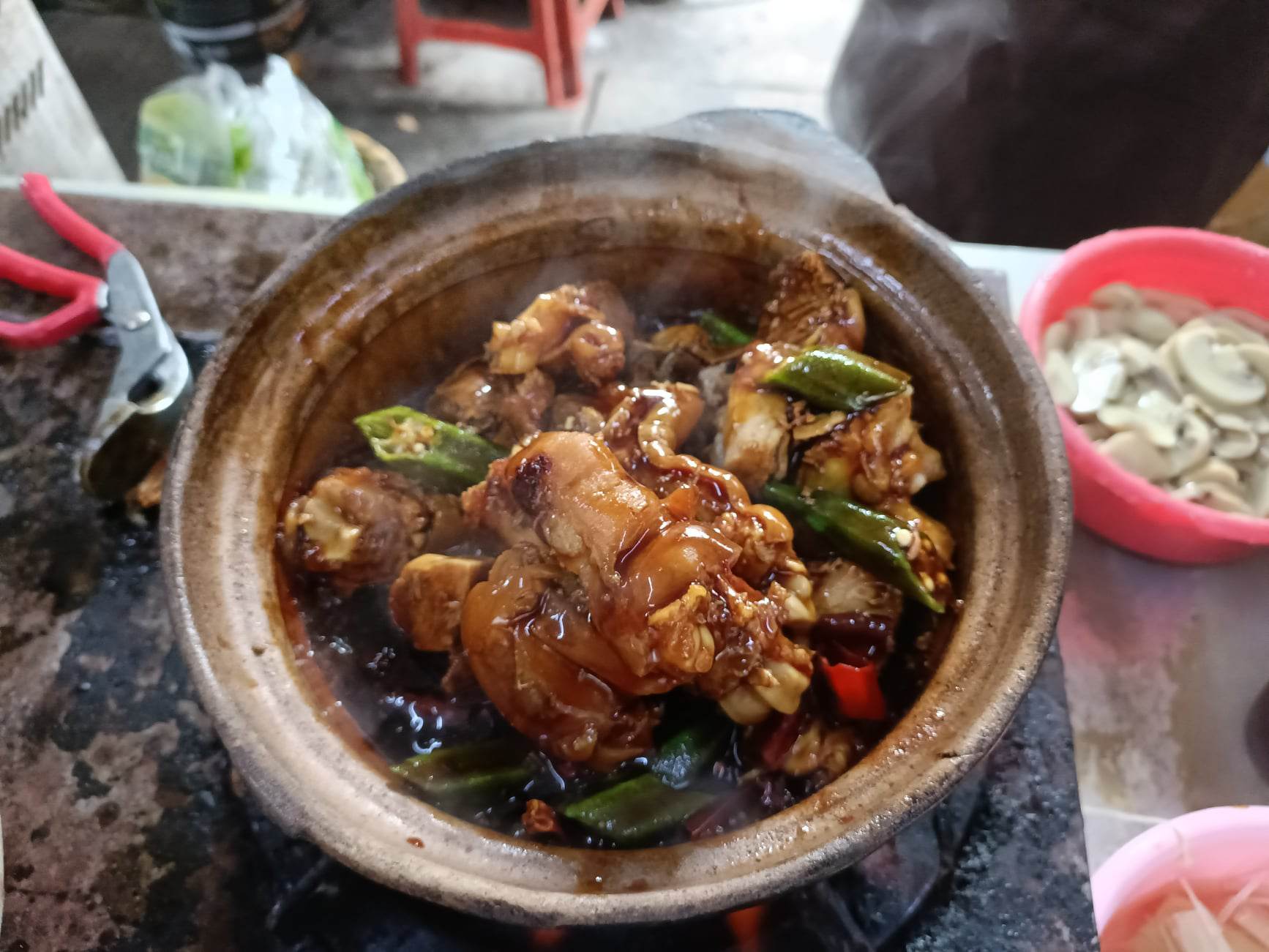 封面-大都会：肉骨店茶新年生意火红／11图