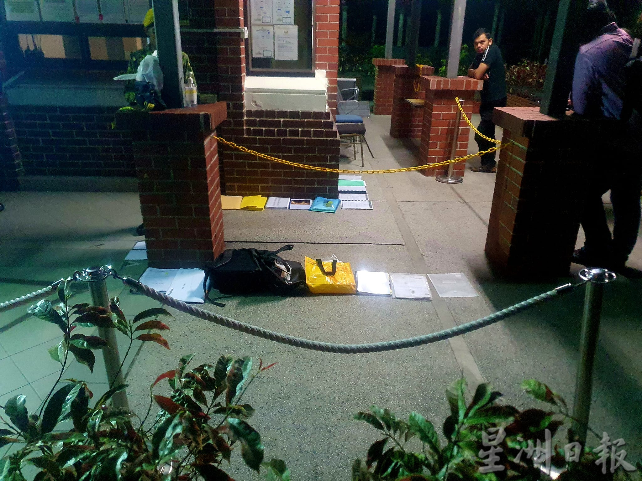 小园主农民:简化加速批准以减少人力短缺