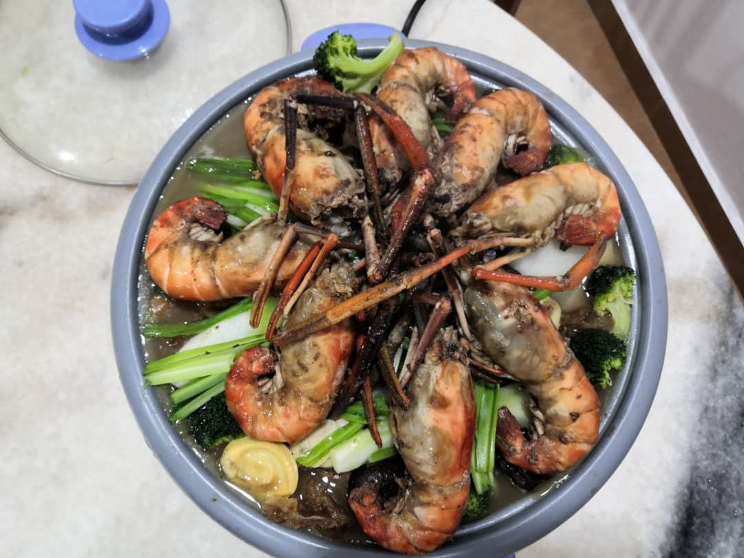 **已签发**柔︰封面:【特稿】︰昔河虾盛产跌价30%,华裔抢购备年菜