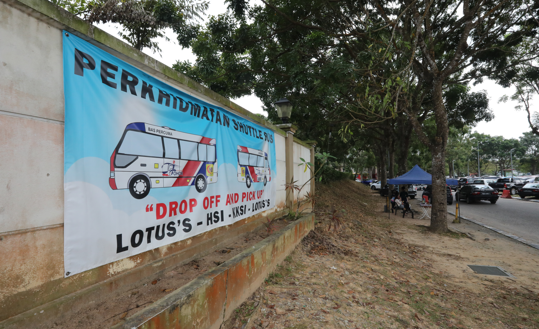 **已签发**柔:封面:【特稿】:往新山两政府医院免费巴士获赞,受访民众:望提升站点设施