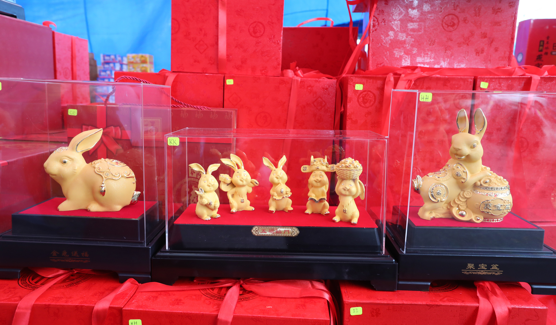 **已签发**柔:封面:【特稿】:甩开疫情阴霾添喜气,新春装饰品买气兴旺